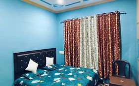 Bakhshi Holiday Home Stay
